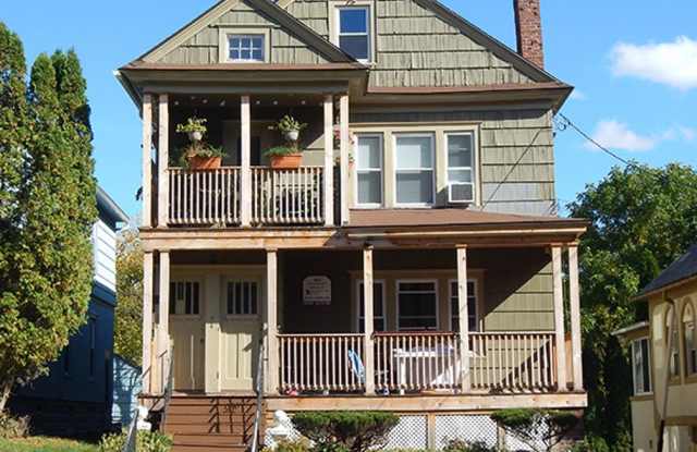 407 Roosevelt Ave - Available 7/1/2027 - Newly Renovated First Floor Flat-Bright, Spacious Gallery 3