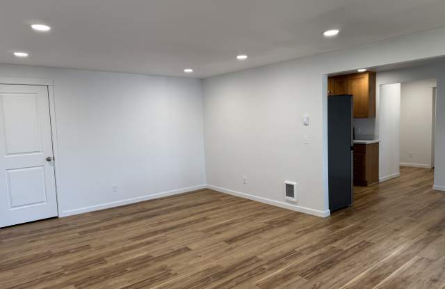 220 Farragut Avenue North Gallery 2