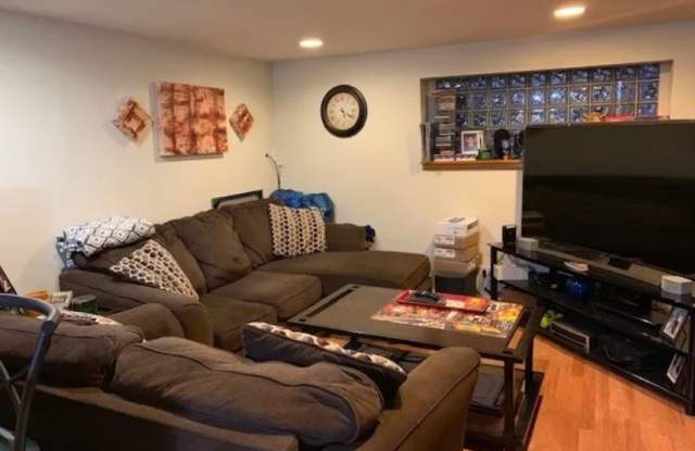 3647 N Newland Avenue - Garden Gallery 4
