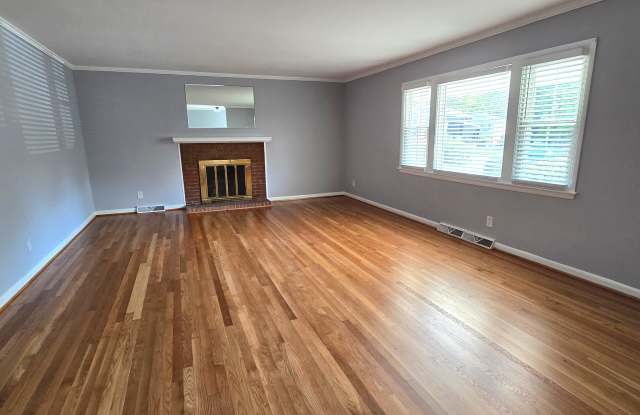 2402 Chatham Drive Gallery 4