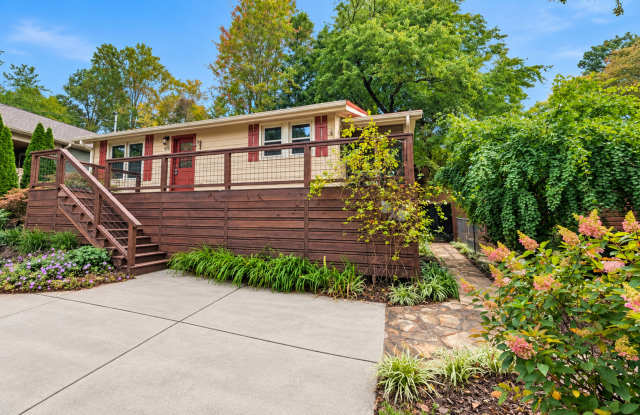 Charming Black Mountain Cottage! Gallery 4