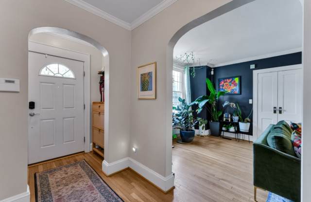1415 Claremont Avenue Gallery 1