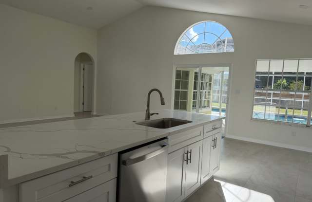 3/2 Pool Home for Rent Gallery 4