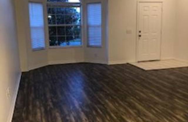 1941 Olivia Circle Gallery 2
