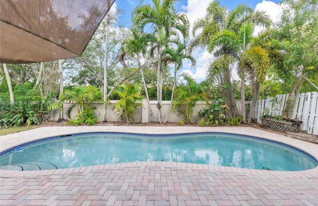 4945 SW 34th Ter photos photos