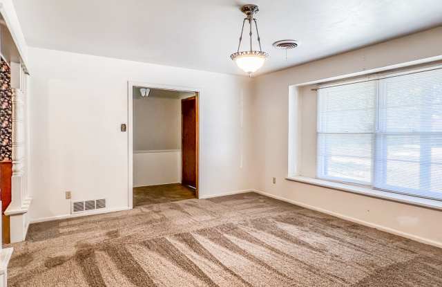 Spacious 3 bed 2 bath in Central Lubbock Gallery 4