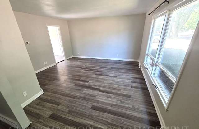 Updated 3 Bedroom Home | Pet Friendly | Prime Location Gallery 3