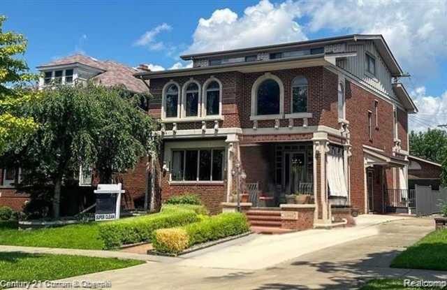 10444 S MORROW Circle - 10444 South Morrow Circle, Dearborn, MI 48126