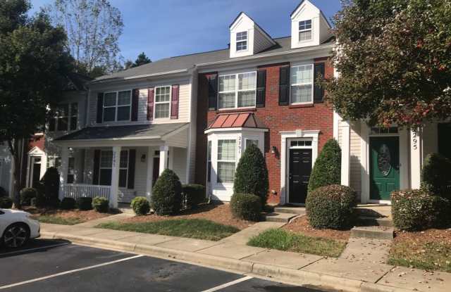 Come view this beautiful 2 Bedroom, 2.5 Bath townhome, located in the Olde Whitehall photos photos