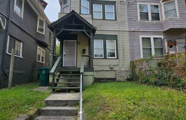 Convenient to Downtown and UC! photos photos