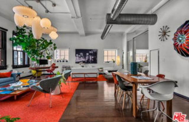 1645 Vine Street Gallery 3