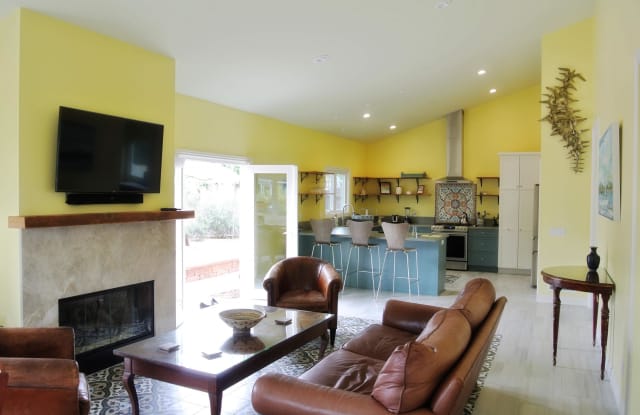 789 Saxony Road Unit B - 789 Saxony Road, Encinitas, CA 92024