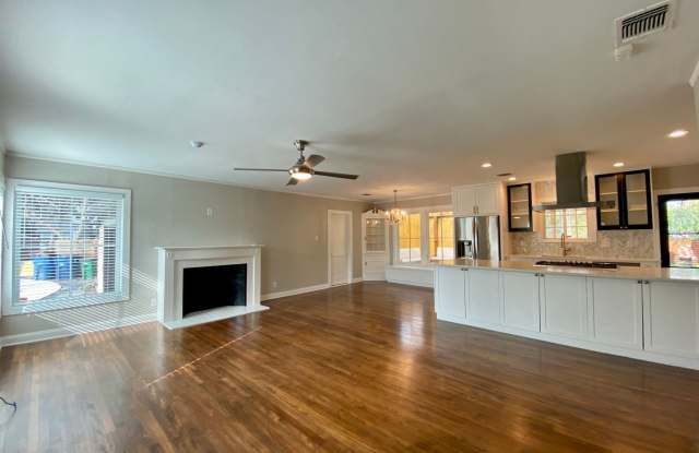 Timeless Charm: Fully Revived 1940s Home in Highland Park - 3 Bed, 2 Bath Oasis Near Downtown! Gallery 4