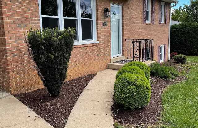 4906 Brandon Ln Gallery 2