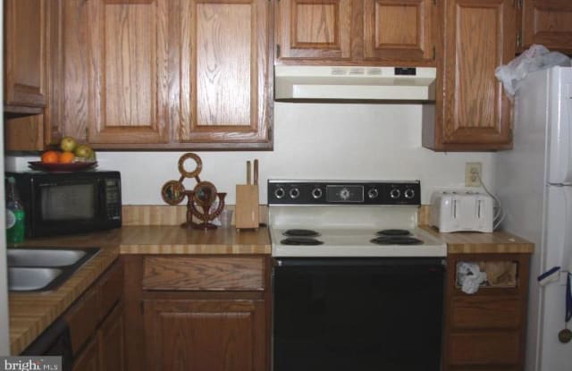 8527 KOLUDER COURT - 8527 Koluder Court, Newington Forest, VA 22079