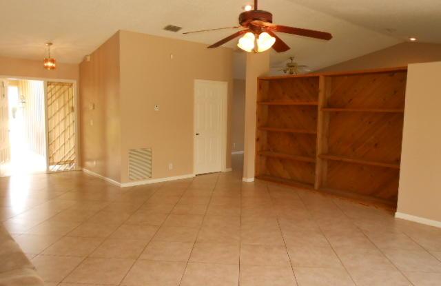 1024 Larch Way Gallery 3