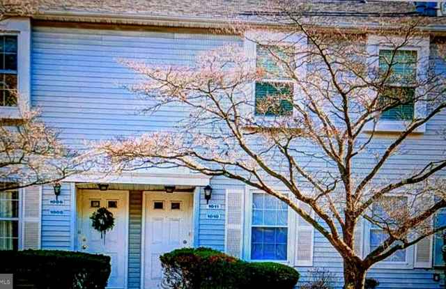 1010 HUNTINGDON Mews photos photos