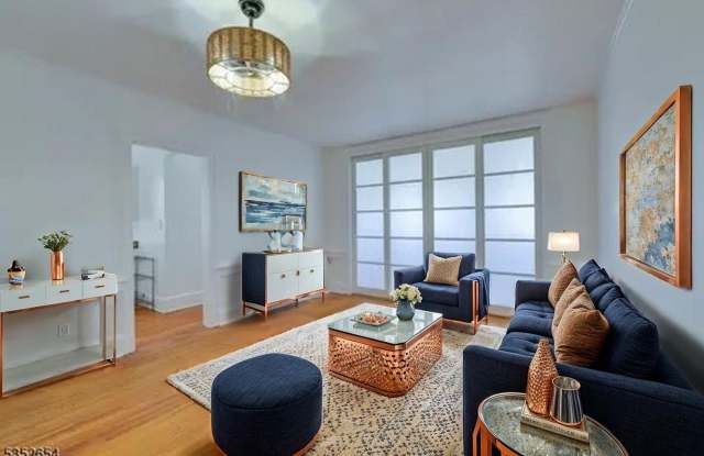 Bright  Versatile 2BR Condo in Bloomfield – Prime Location + Parking! photos photos
