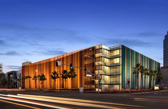 AMLI Uptown Orange Gallery 2