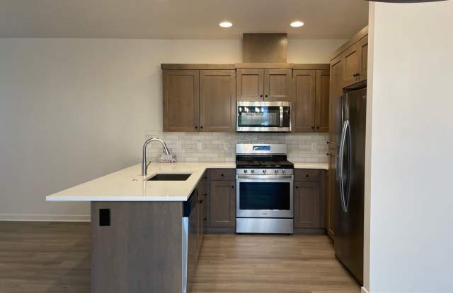 3 Bedroom / 2.5 Bathroom Townhome in NW Redmond Gallery 3