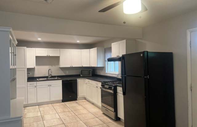 3 bedroom in Golden with Garage!!!  **Move-In Special** photos photos