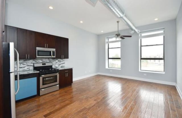 707 Milwaukee - 707 N Milwaukee Ave, Chicago, IL 60642