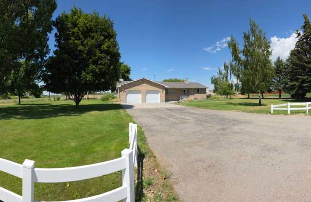3 bed, 3 bath Home in Sunnydell area Rexburg photos photos