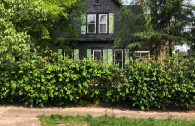 425 W. Franklin Street - 425 West Franklin Street, Troy, OH 45373