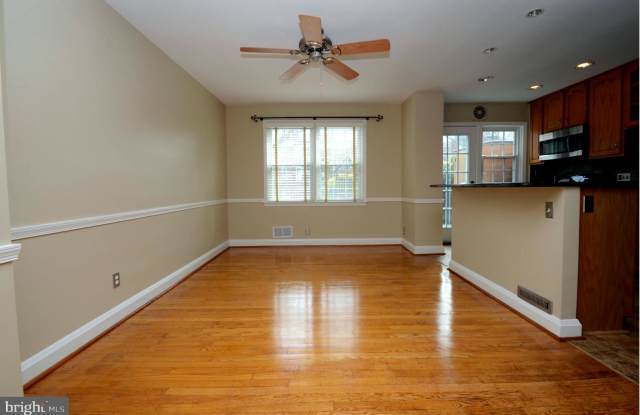 419 RODGERS COURT Gallery 4