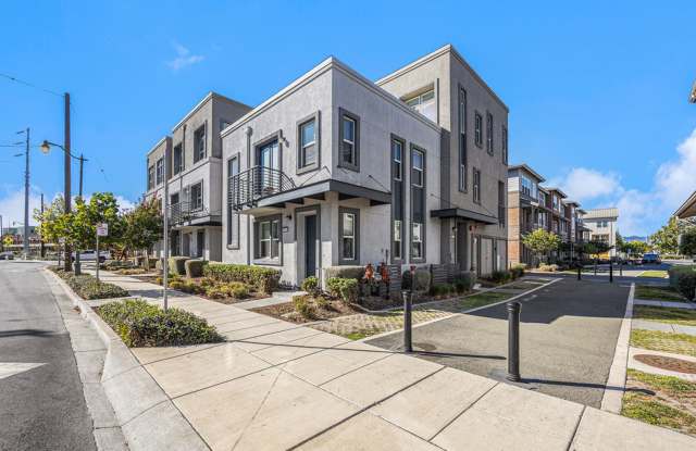 1543 Buena Vista Ave - 4 bedroom | 3 bath | Townhouse - 1543 Buena Vista Avenue, Alameda, CA 94501