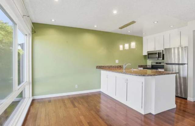 707 Fathom Dr Gallery 2