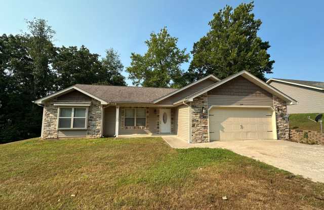 4 Bed 2 Bath FOR RENT in Waynesville - 335 Lyle Curtis Circle, Pulaski County, MO 65583