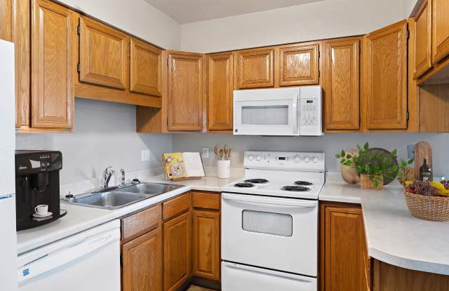 Castlerock Apartment Homes Gallery 2