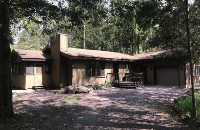217 Aspen Road - 217 Aspen Road, Pocono Pines, PA 18350