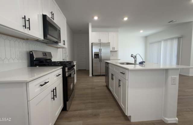 10473 W Rutherford Lane Gallery 4