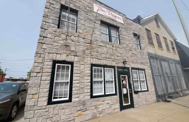 920 Main Street Gallery 1