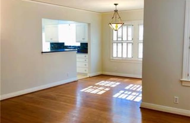 5226 Morningside Avenue Gallery 3