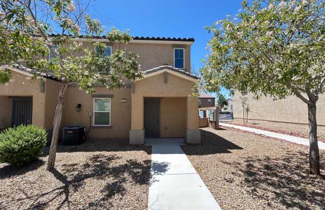 Cozy 2-Bedroom 2-Bathroom Townhouse in Gated Community! photos photos