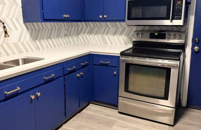 Spacious 5-Bedroom, 3-Bath Multi-Level Townhome in Raytown Gallery 4