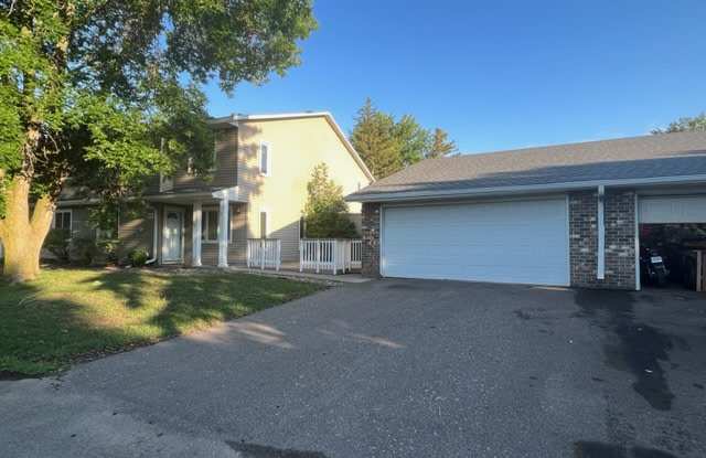 9486 Ranchview Ln N Gallery 2