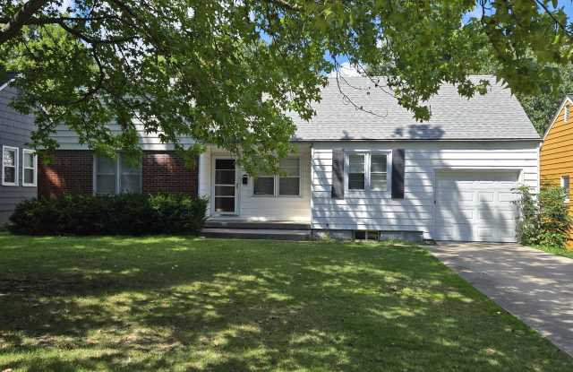 2218 W 72nd St photos photos
