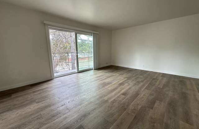 2420 Calle Real - B photos photos