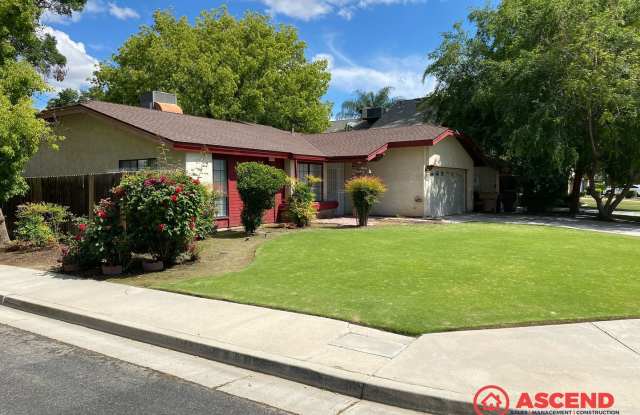 Beautiful 3 Bedroom Home Located in the Southwest! - 4200 Ryder Lane, Bakersfield, CA 93311