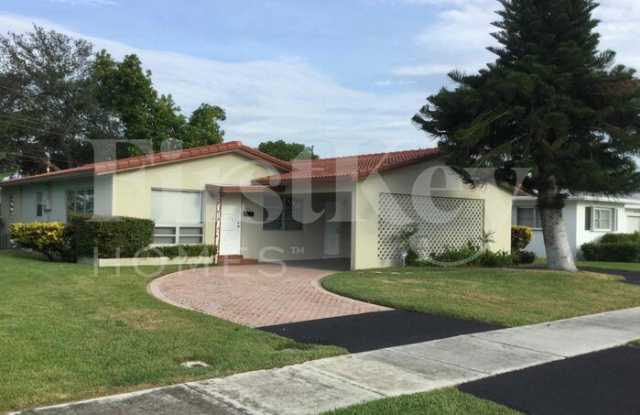 1571 Northwest 7th Avenue - 1571 Northwest 7th Avenue, Pompano Beach, FL 33060 1571 Northwest 7th Avenue - 1571 Northwest 7th Avenue, Pompano Beach, FL 33060