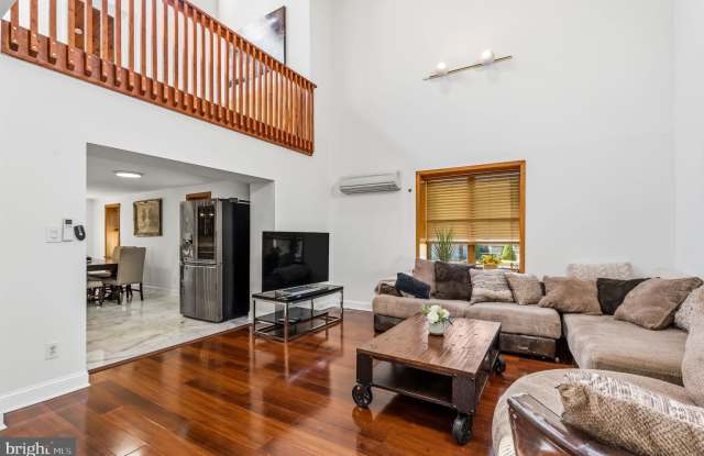 216 COLUMBIA Avenue photos photos