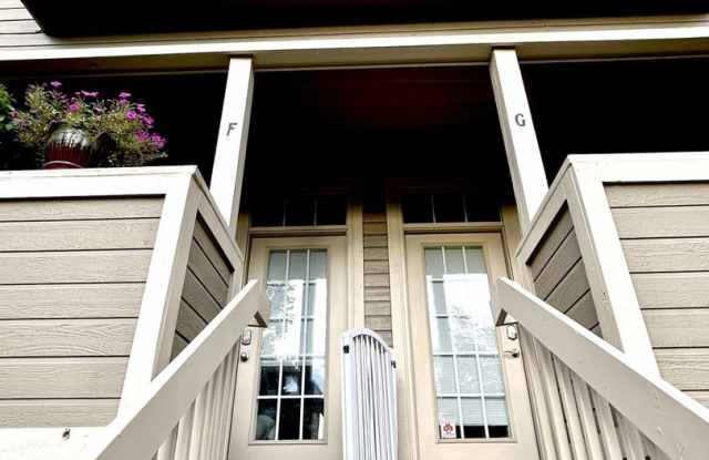 Charming 2BR Townhome in Littleton - 2940 West Centennial Drive, Littleton, CO 80123