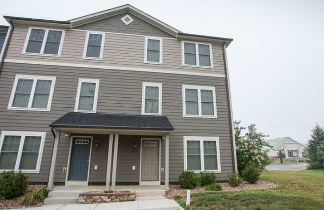 2136 Purple & Gold Way photos photos