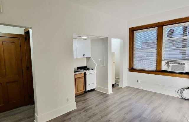 318 Brady Street - 2 photos photos