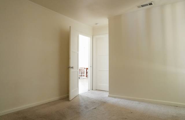 1531 West Mendocino Avenue Gallery 4