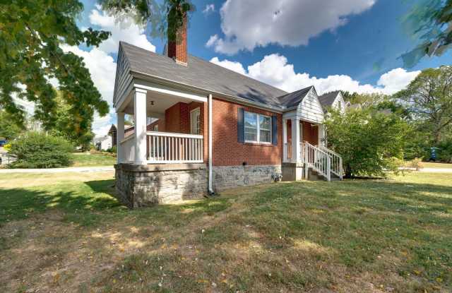 Awesome 2-bedroom, 1-bathroom home in the heart of Green Hills! Gallery 4